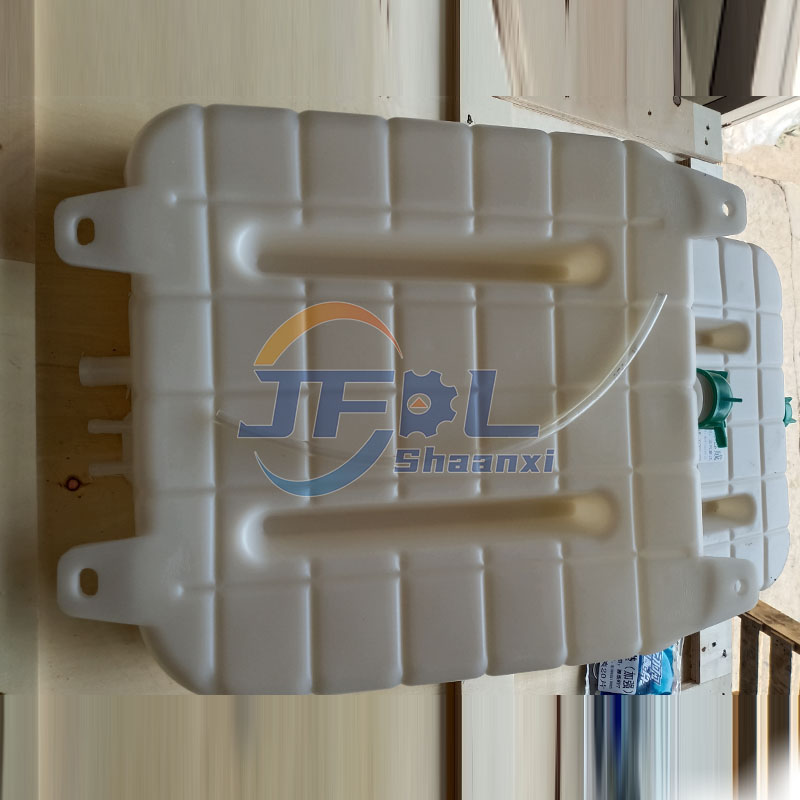 Heavy Truck Spare Parts Water Tank WG9112530333 WG9725536120 Expansion Tank Assembly for Sinotruk Howo