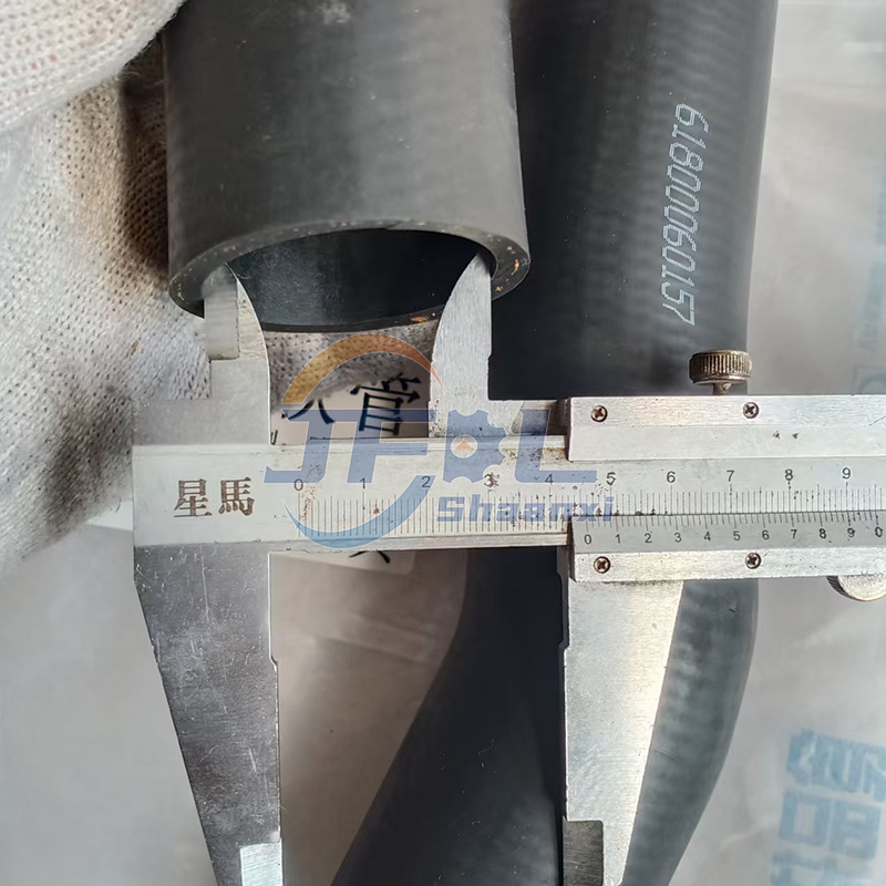 Low-Price Bulk Shacman Weichai Engine Matching Heavy Truck Parts Molded Hose 61800060157