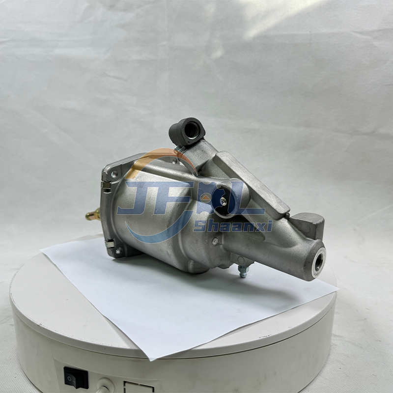 Bus Chassis Transmission Systems Parts Clutch Booster Pump 1604-00349 Clutch Slave Pump for Yutong Buses