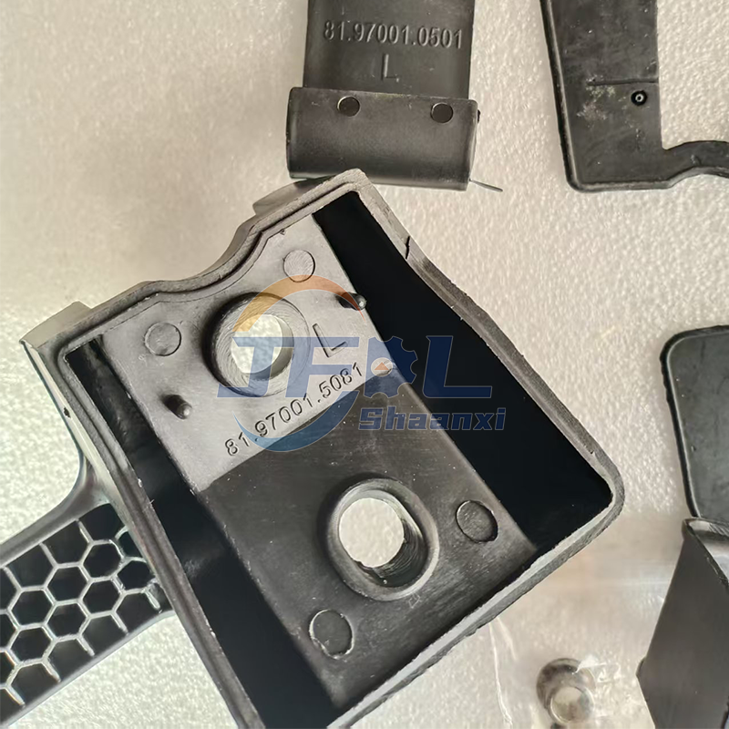 81.97001.5082 前脸扶手(右) 81.97001.5081 前脸扶手(左) (3)