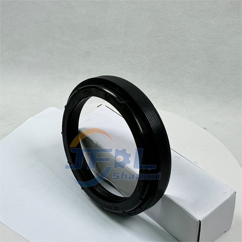 Hot Sale 393-0173 Wheel Hub Seal 6158743 Wheel Oil Seal for Yutong Bus Spare Ptats Oil Sea