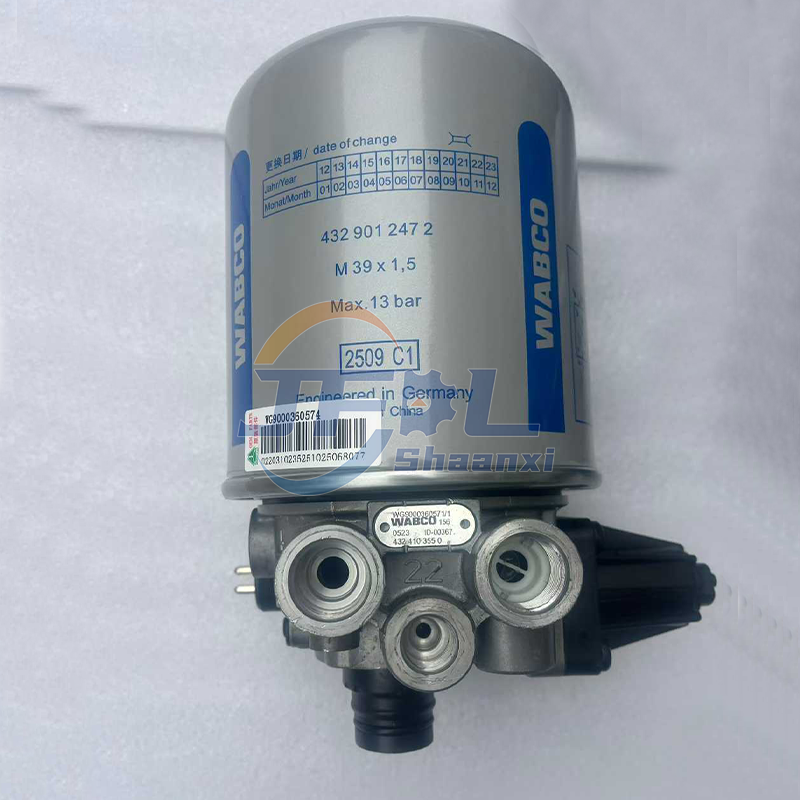 Truck Parts WG9000360574 Air Dryer Assembly 1.25MPa with Control Port for Sinotruk HOWO A7 Heavy Trucks