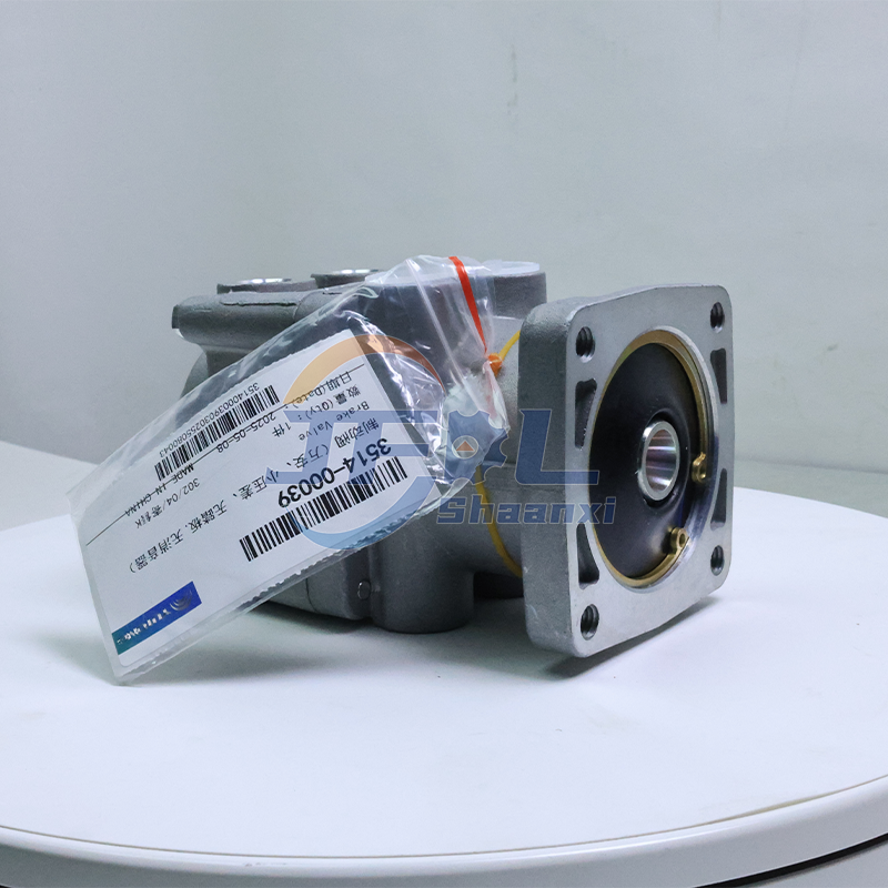 High-quality Spare Parts 3514-00039 Brake Master Cylinder Brake Valve Accessories for Yutong Buses Minibuses And School Buses