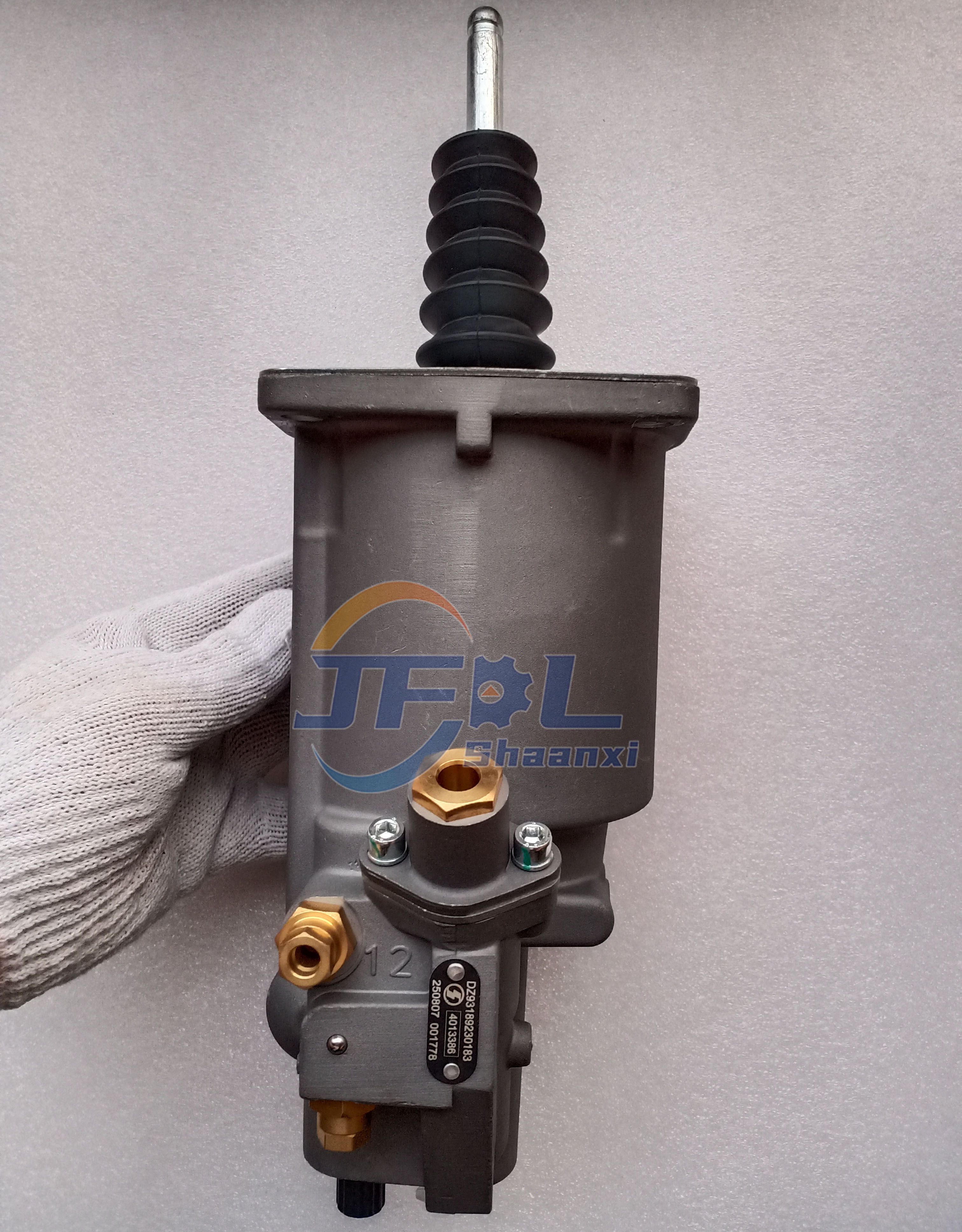 Original SHACMAN Truck Spare Parts Repair Kits Clutch Booster DZ93189230183 Clutch Slave Cylinder