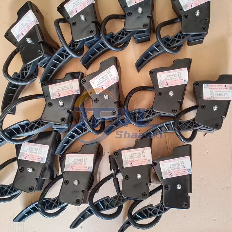 Shacman X3000 Accelerator Pedal Assembly/ISM/X3000 New Interior/ Accelerator Pedal/Electronic Accelerator Pedal Assembly DZ97189570486