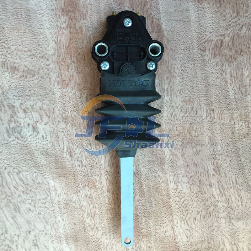 Heavy Duty Truck Spare Parts Height Control Valve DZ13241440070 Height Valve for Shacman