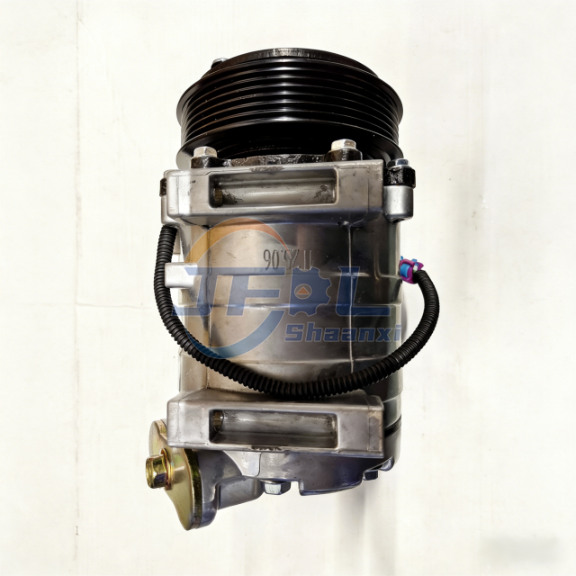 Sinotruk HOWO WP12 400HP Engine Parts AZ964913000007 Heavy-duty Truck Air Conditioning Compressor Assembly