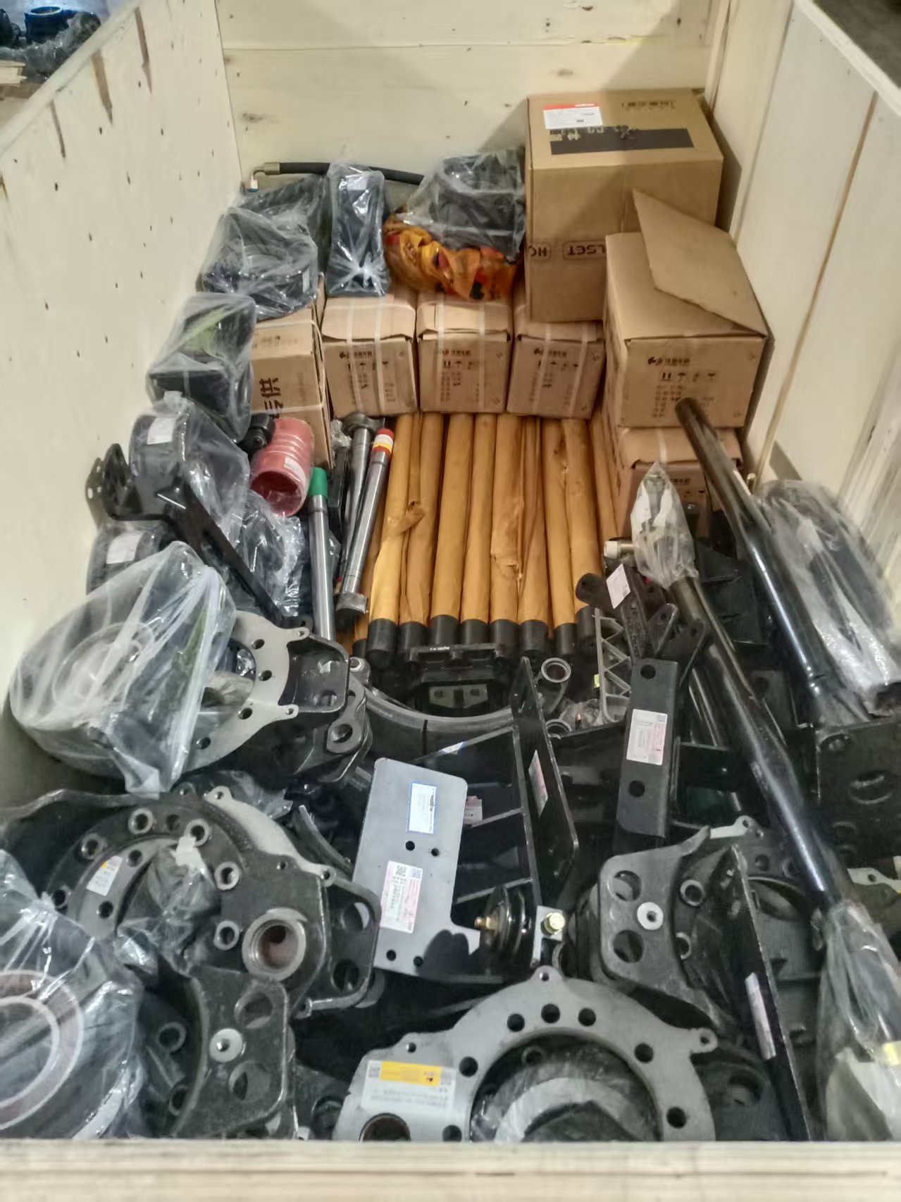 Bulk Pricing Sinotruk Howo Truck Engine Fuel Pump High Pressure Oil Pump Assembly VG1095080100