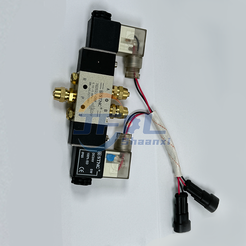 Truck Parts Pneumatic Door Pump Copper Lock Nut Speed Control Connector 4V220-08 Door Pump Solenoid Valve for Yutong Bus