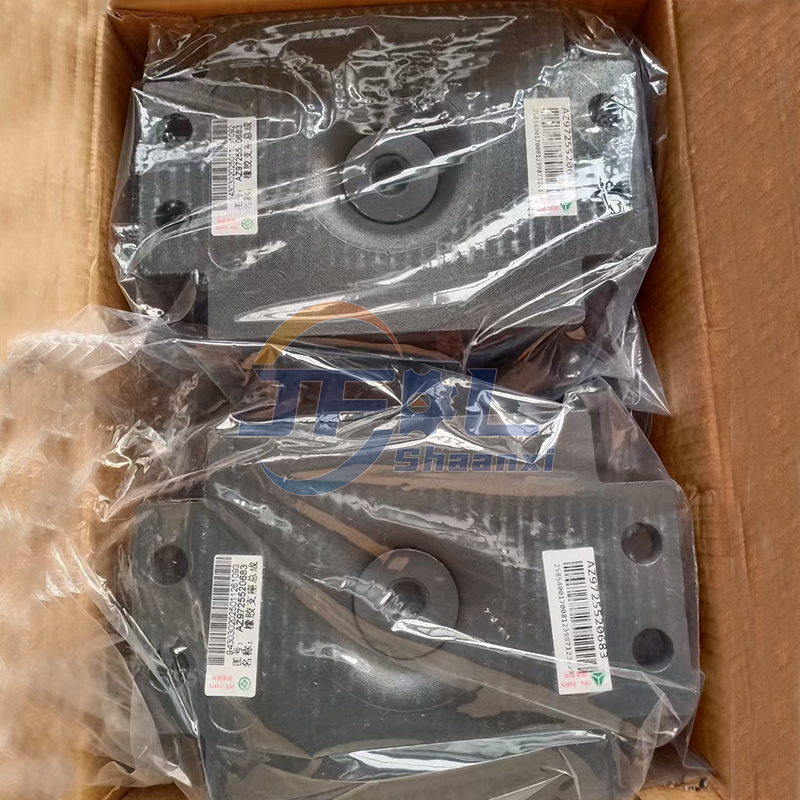 AZ9725520683豪沃橡胶支座总成(七层加强型） (3)