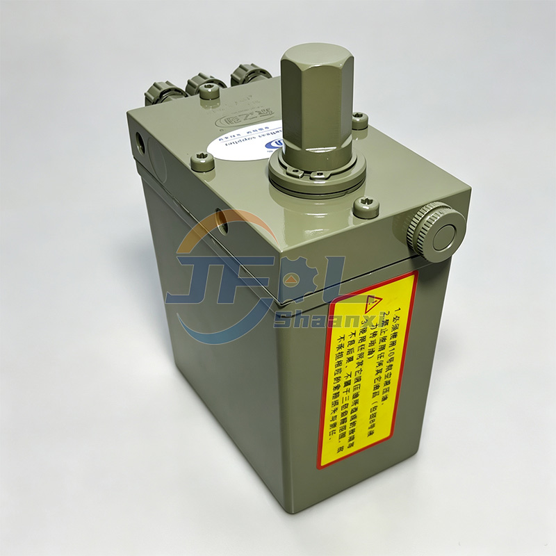 Cab Hydraulic Tilting Pump Assembly WG9925822002 for HOWO A7 T7H 70 Trucks 