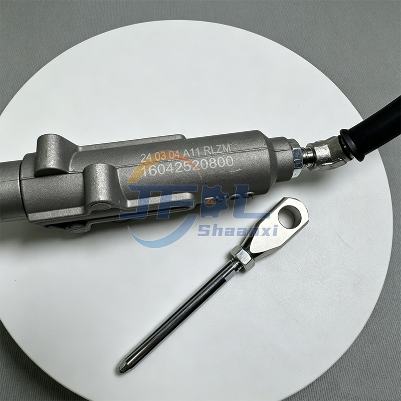 SINOTRUK HOWO A7 T7H SHACMAN Delong F2000 F3000 X3000 Truck Spare Parts Clutch Master Cylinder Assembly 16042520800
