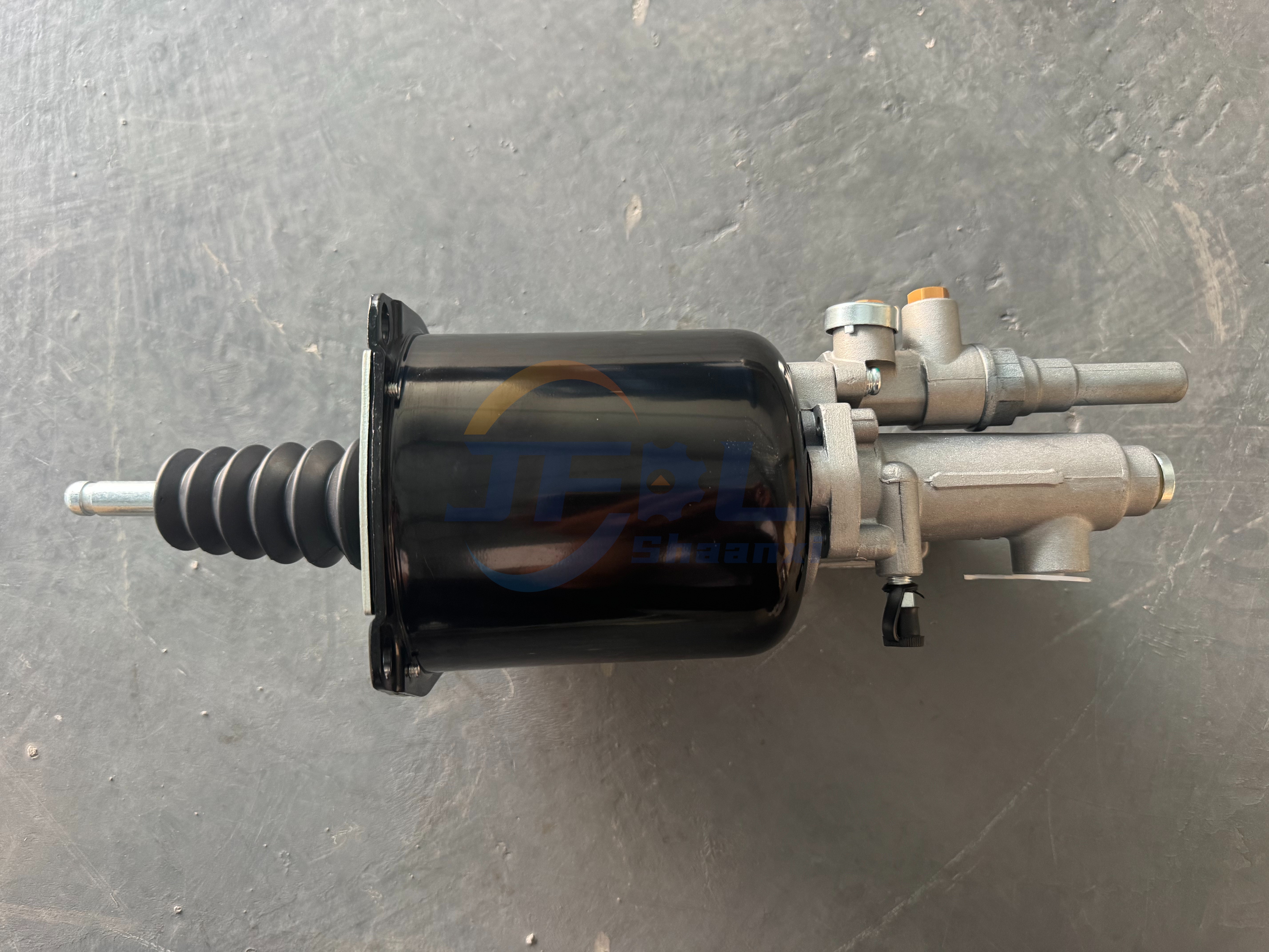 Truck Spare Parts Chassis drive system Clutch Booster Cylinder DZ93189230200 For Shacman X3000 M3000