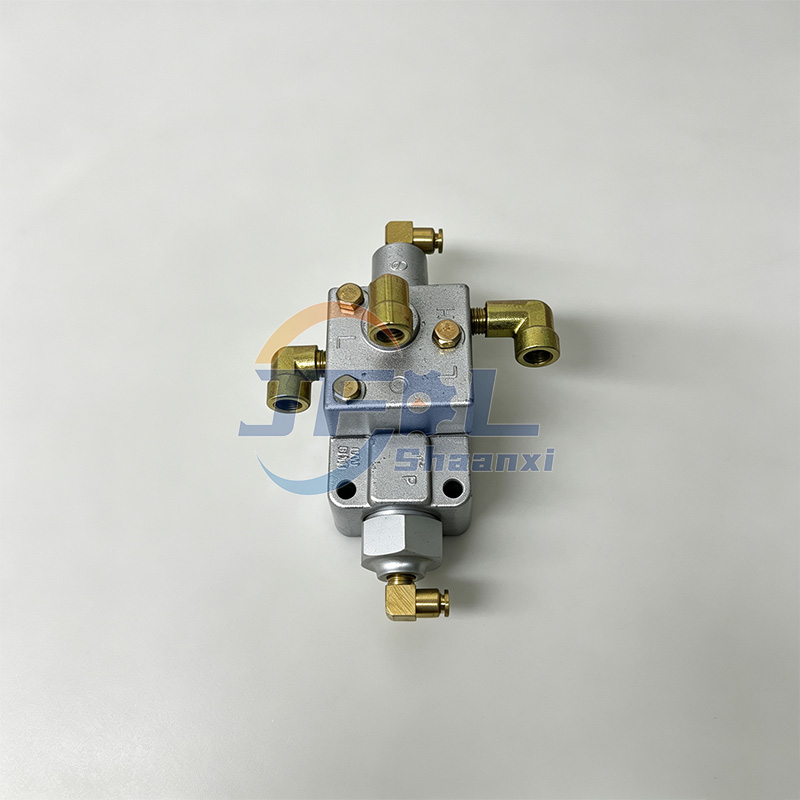 高品质变速箱随动阀1702310A10S-8