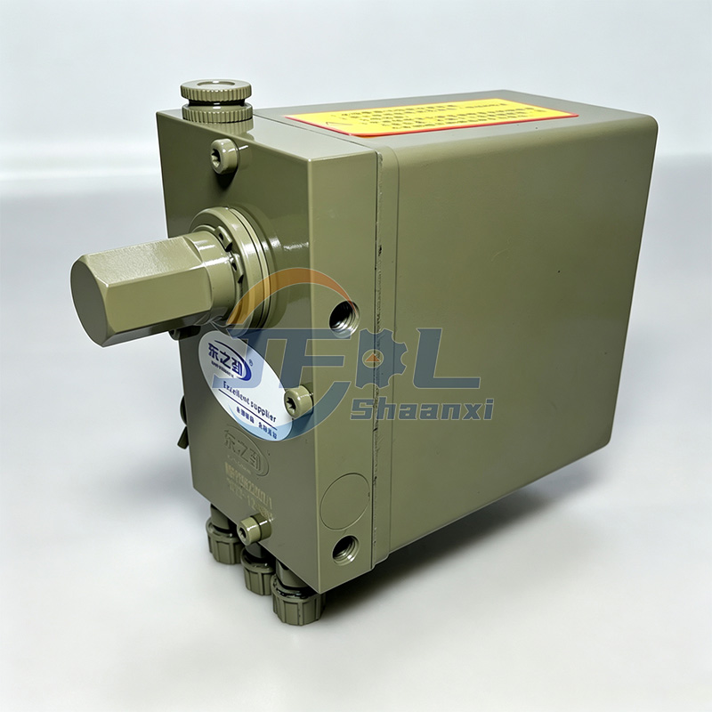 Cab Hydraulic Tilting Pump Assembly WG9925822002 for HOWO A7 T7H 70 Trucks 