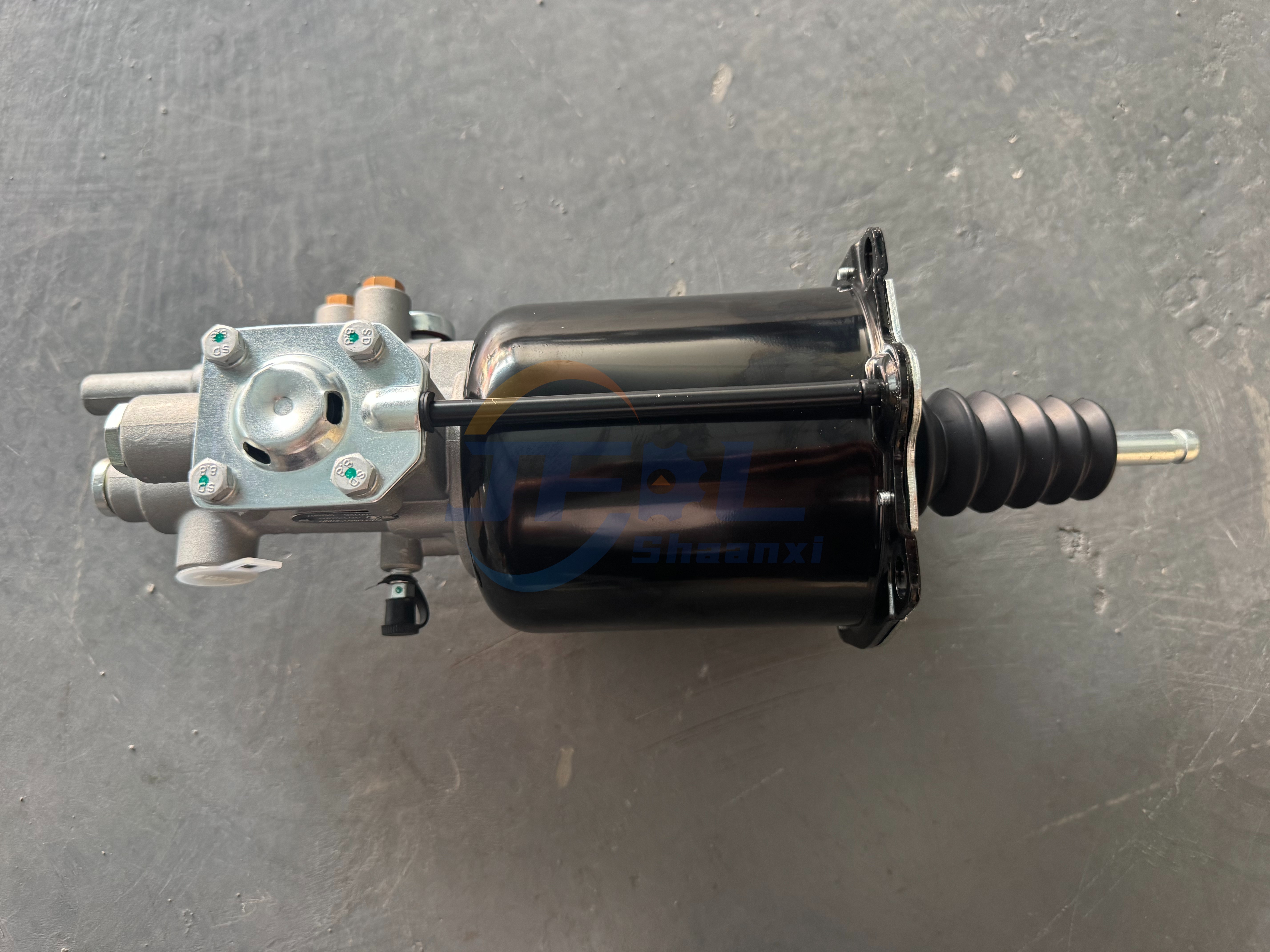 Truck Spare Parts Chassis drive system Clutch Booster Cylinder DZ93189230200 For Shacman X3000 M3000
