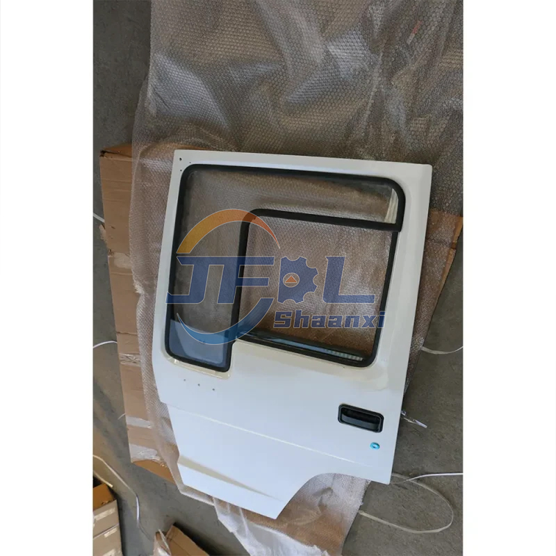 High Quality SINOTRUK HOWO Truck Cabin Parts Left Door Assembly AZ1642210001 Door Complete for HOWO A7 T7H Dump Truck