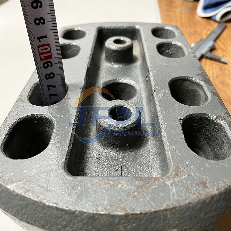 Heavy-Duty Truck Rear Leaf Spring Press Block AZ9925520366 for HOWO 7 A7 T7H TH7 Trucks 