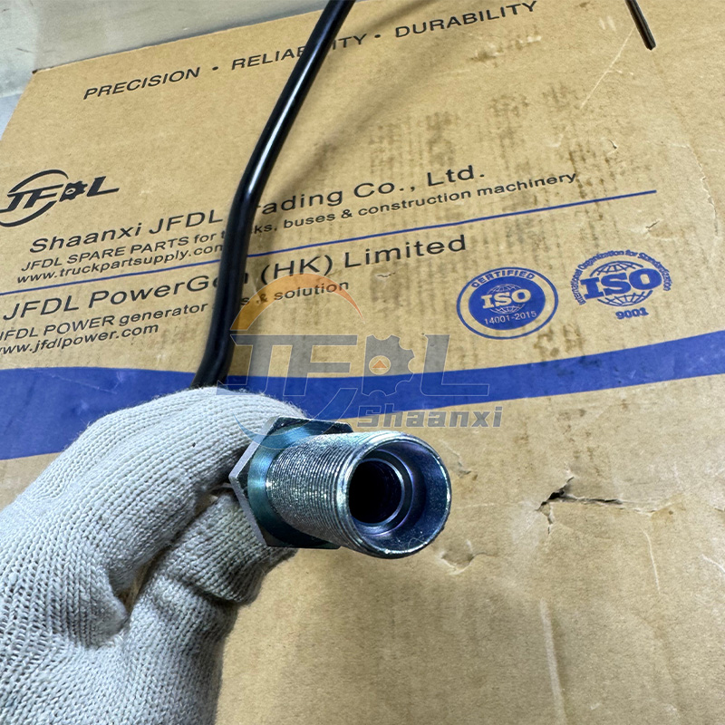 Shacman Delong X5000 / X5000S / X6000 /M3000 / NewM3000 / M3000S Truck Spare Parts Driven And Driven Air Compressor Water Hose Assembly 1001679009 Return Pipe